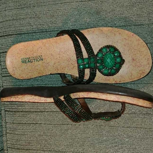 Kenneth Cole Reaction beaded sandals - Picture 4 of 8